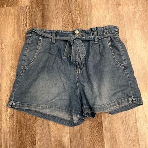 American Eagle Women's Vintage Blue High Waist Belt Mom Jean Short US 16